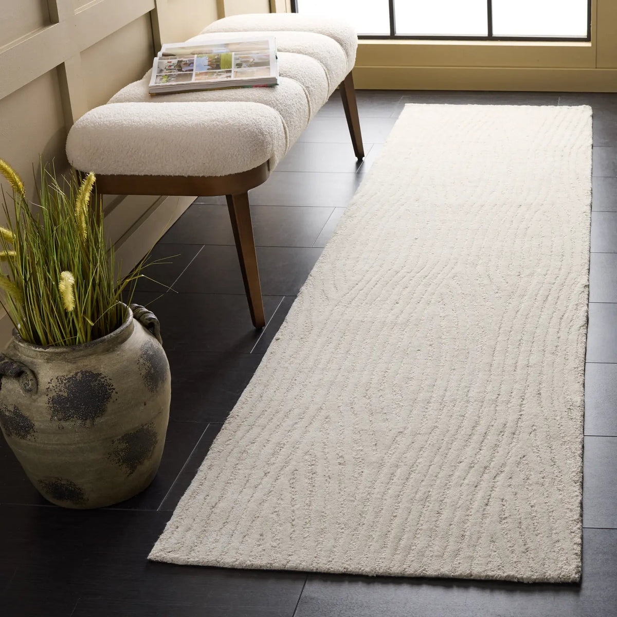 Safavieh Harvest 2'-3" x 9'-0" Rug in Silver / Ivory