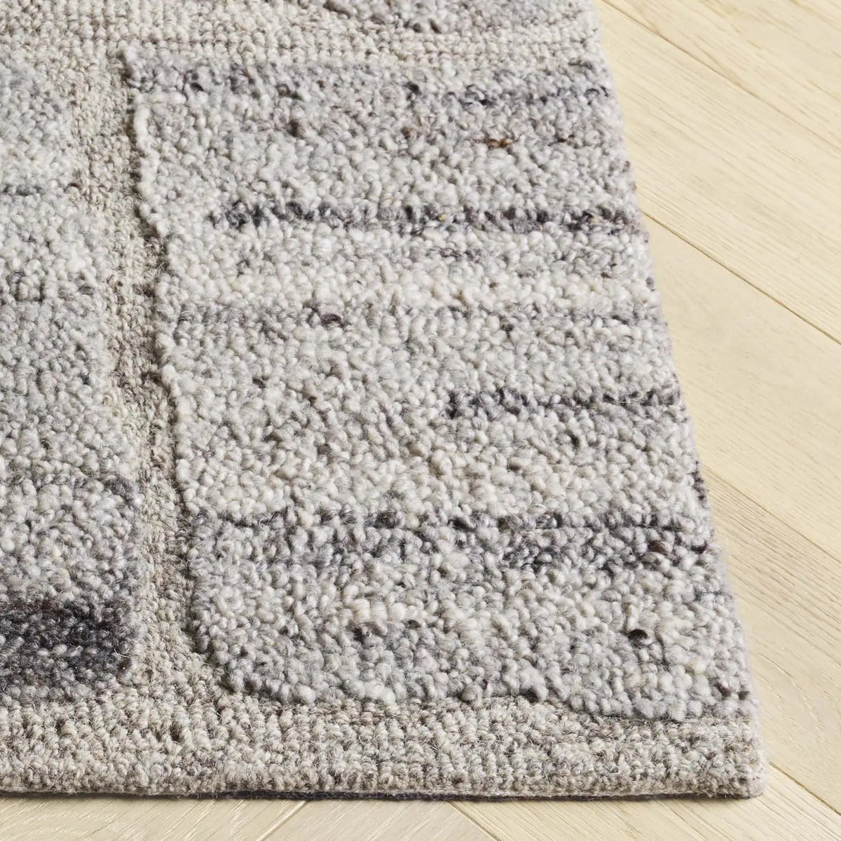 Safavieh Harvest 4'-0" x 6'-0" Rug in Taupe / Grey