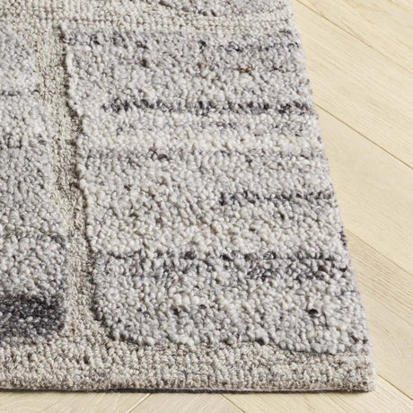Safavieh Harvest 4'-0" x 6'-0" Rug in Taupe / Grey