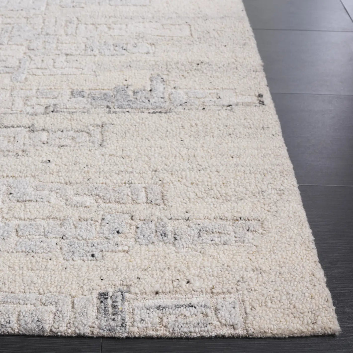 Safavieh Harvest 4'-0" x 6'-0" Rug in Beige / Grey