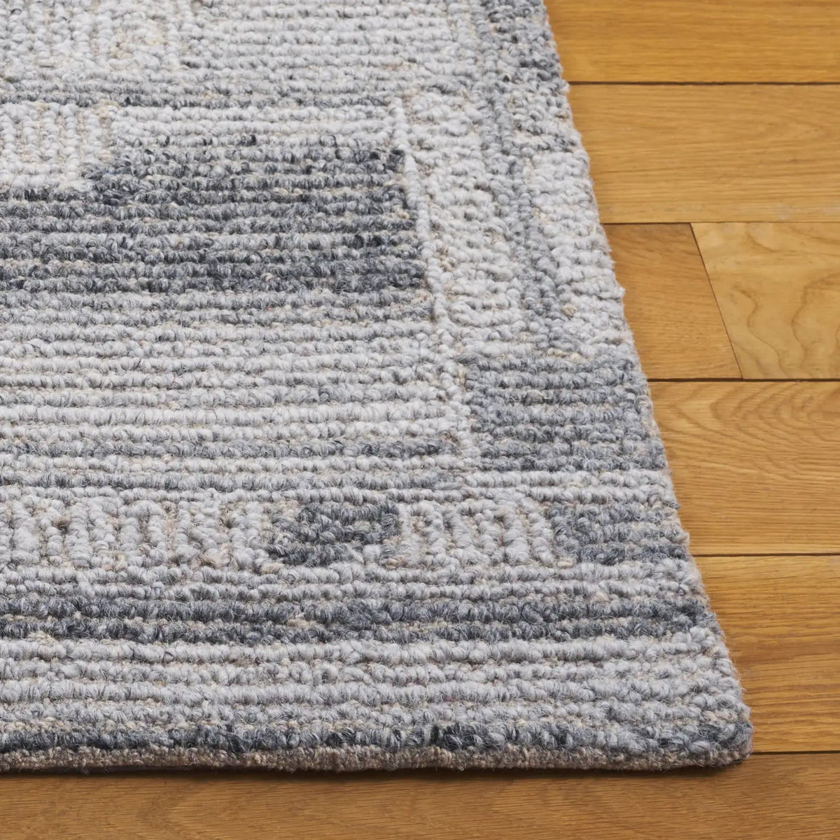 Safavieh Harvest 2'-3" x 9'-0" Rug in Grey