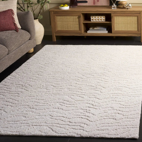 Safavieh Harvest 4'-0" x 6'-0" Rug in Ivory