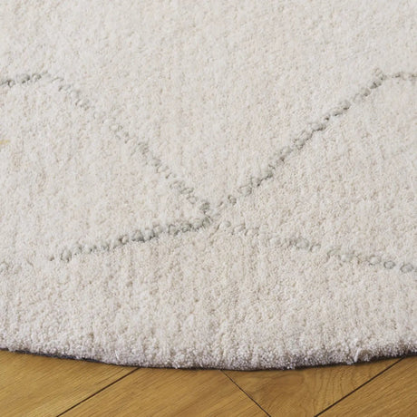 Safavieh Harvest 6'-0" x 6'-0" Rug in Ivory / Green