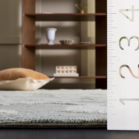 Safavieh Harvest 5'-0" x 8'-0" Rug in Light Grey / Ivory