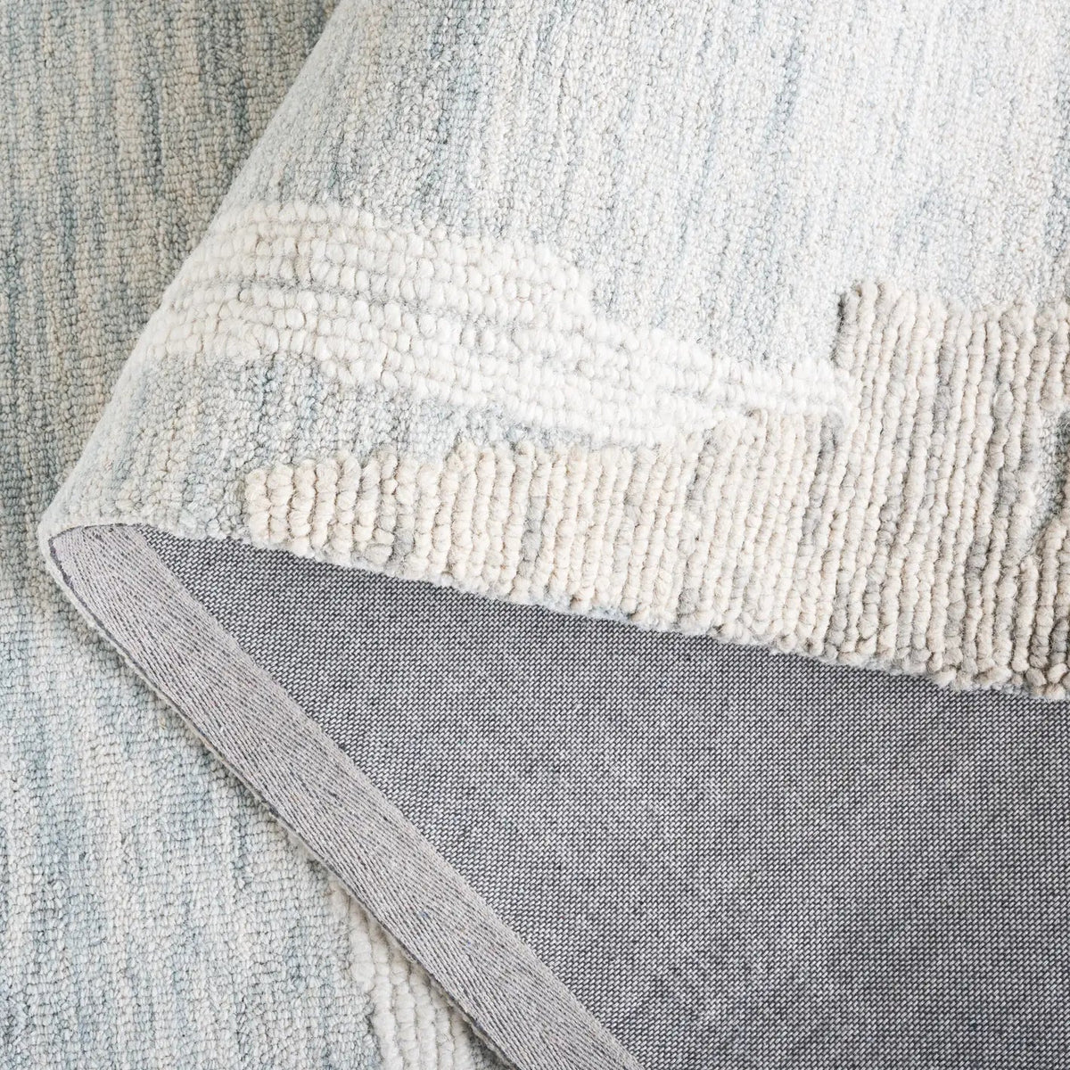 Safavieh Harvest 4'-0" x 6'-0" Rug in Light Blue / Ivory