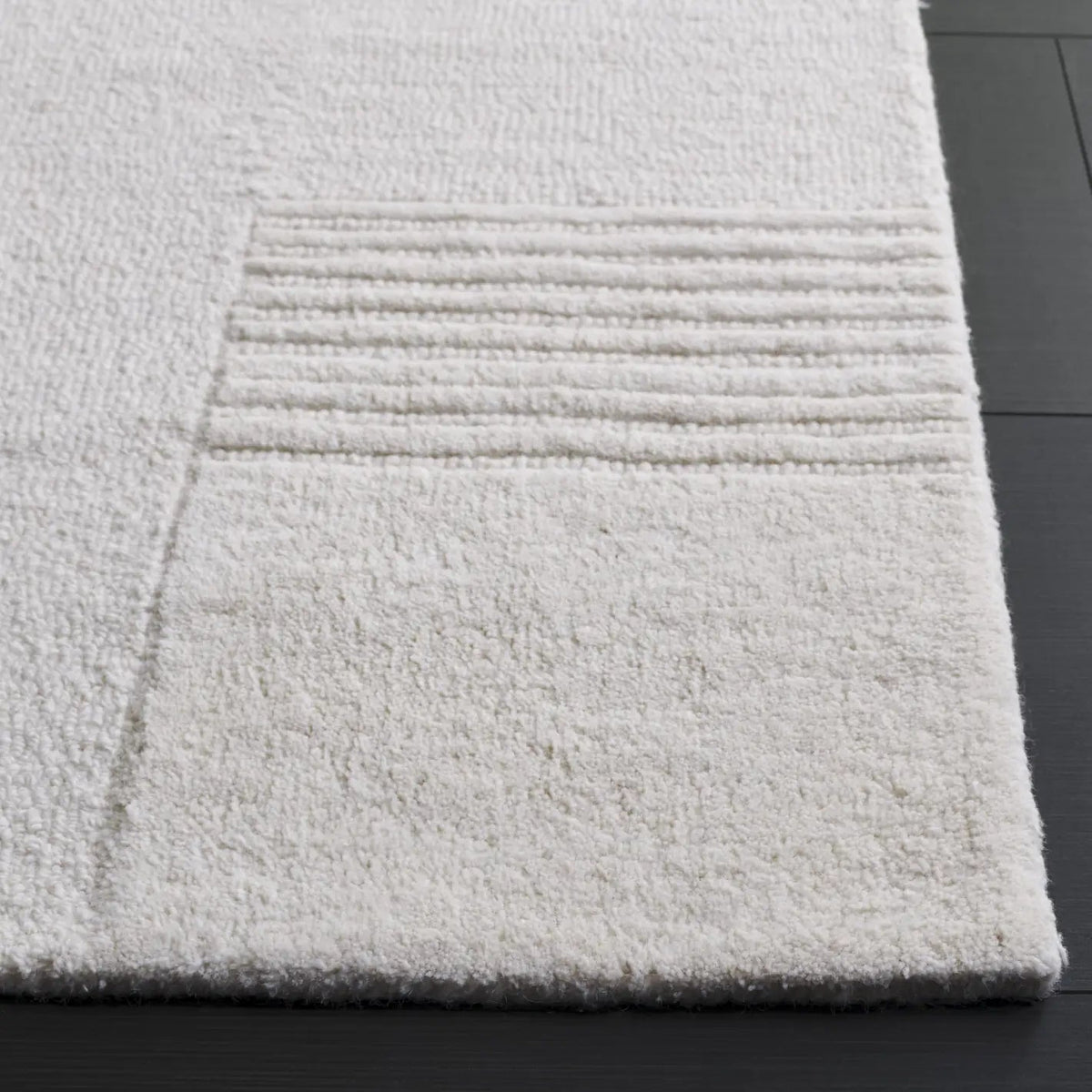 Safavieh Harvest 2'-3" x 9'-0" Rug in Ivory