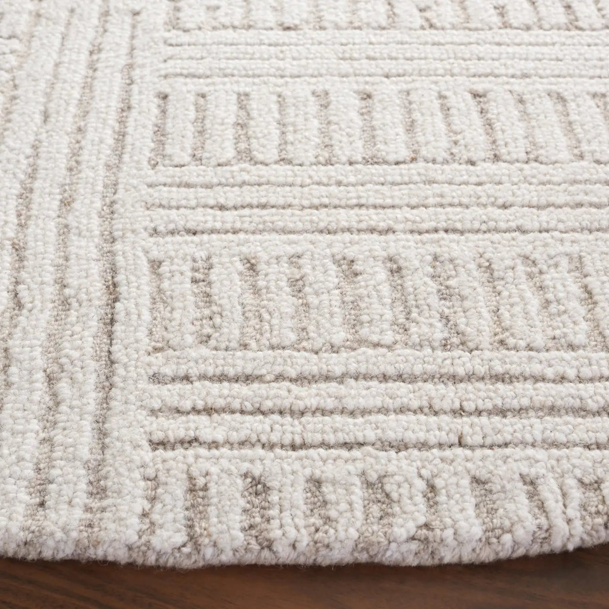 Safavieh Harvest 6'-0" x 6'-0" Rug in Beige / Ivory