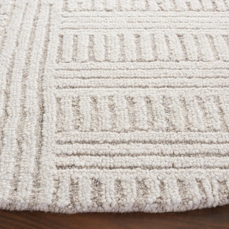 Safavieh Harvest 6'-0" x 6'-0" Rug in Beige / Ivory