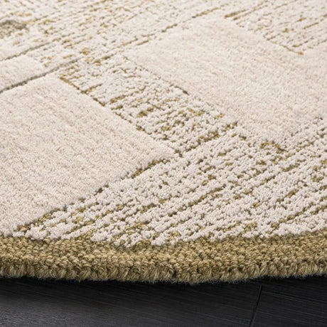 Safavieh Harvest 6'-0" x 6'-0" Rug in Green / Ivory