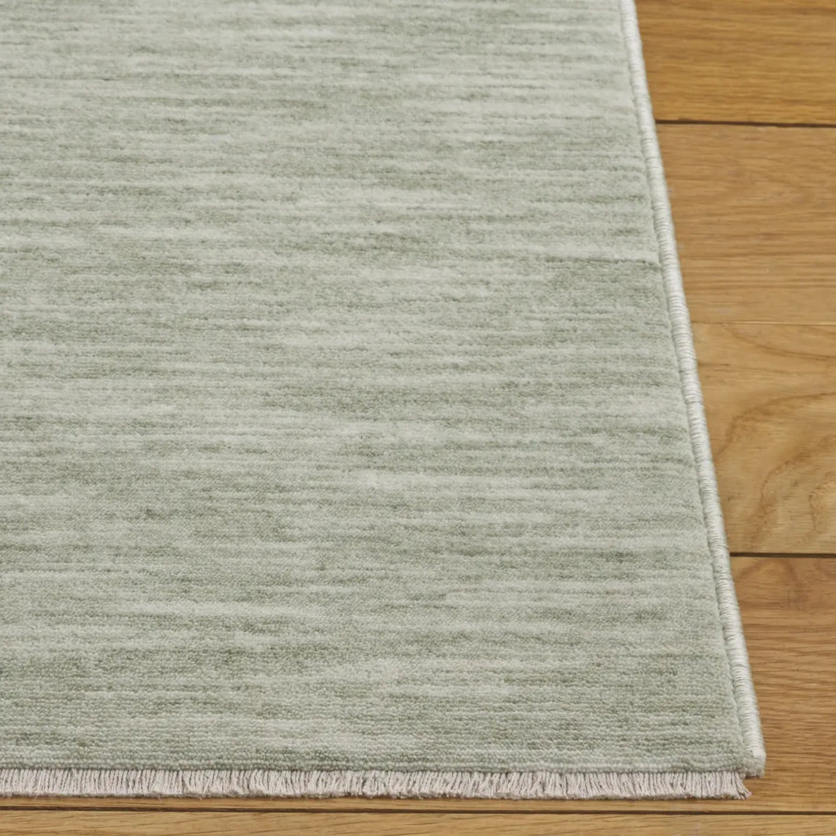 Safavieh Haven 4'-0" x 6'-0" Rug in Light Green