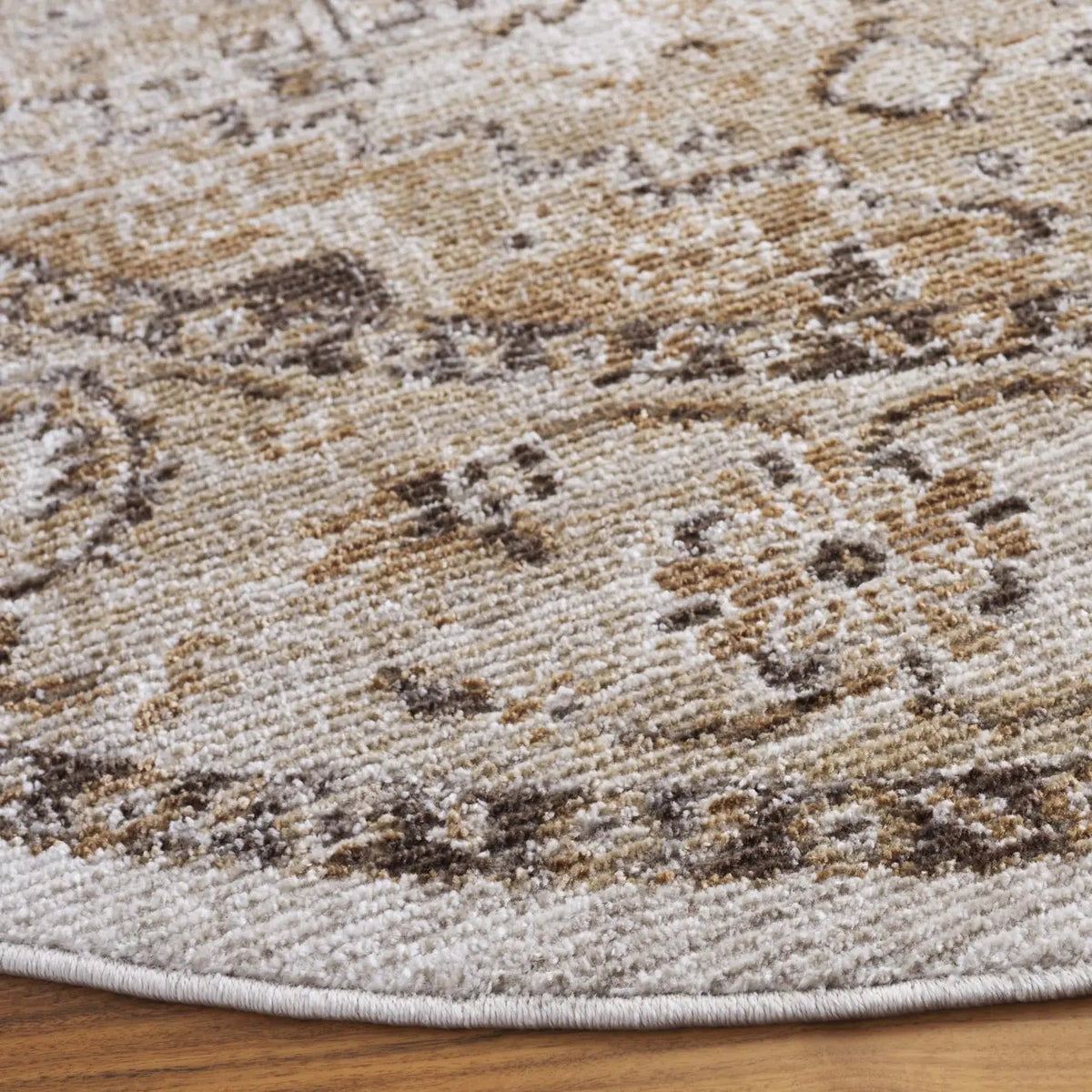 Safavieh Hazel 500 6'-0" x 6'-0" Rug in Beige / Brown