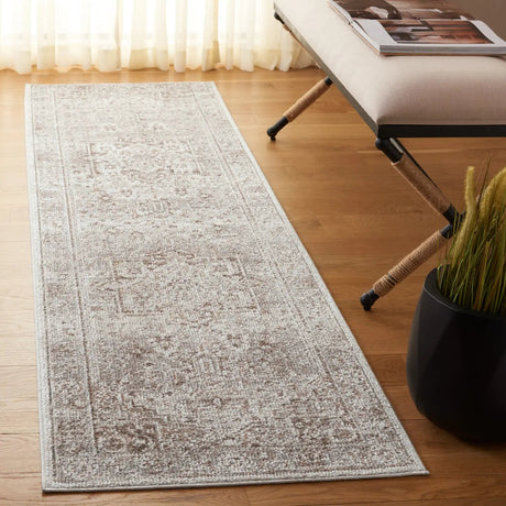 Safavieh Hazel 500 2'-2" x 8'-0" Rug in Brown / Ivory