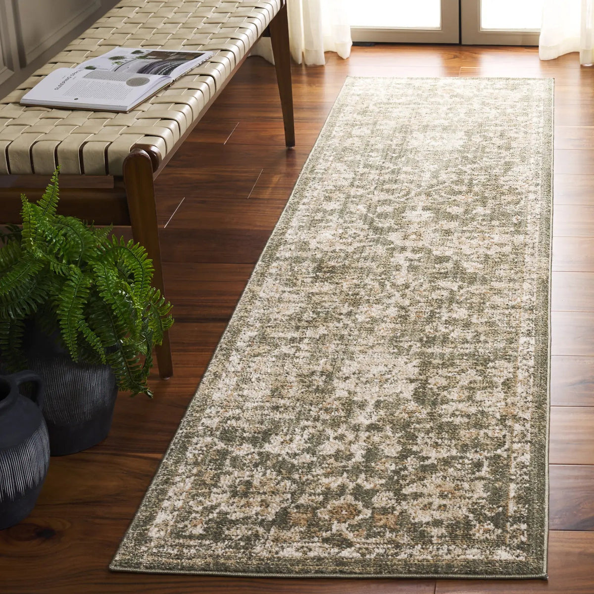 Safavieh Hazel 500 2'-2" x 7'-0" Rug in Green / Beige
