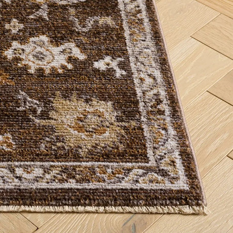 Safavieh Hazel 500 5'-3" x 7'-6" Rug in Brown / Ivory