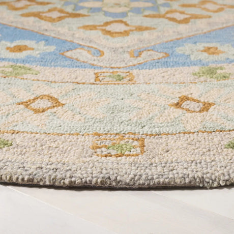 Safavieh Heritage 6'-0" x 6'-0" Rug in Green / Ivory