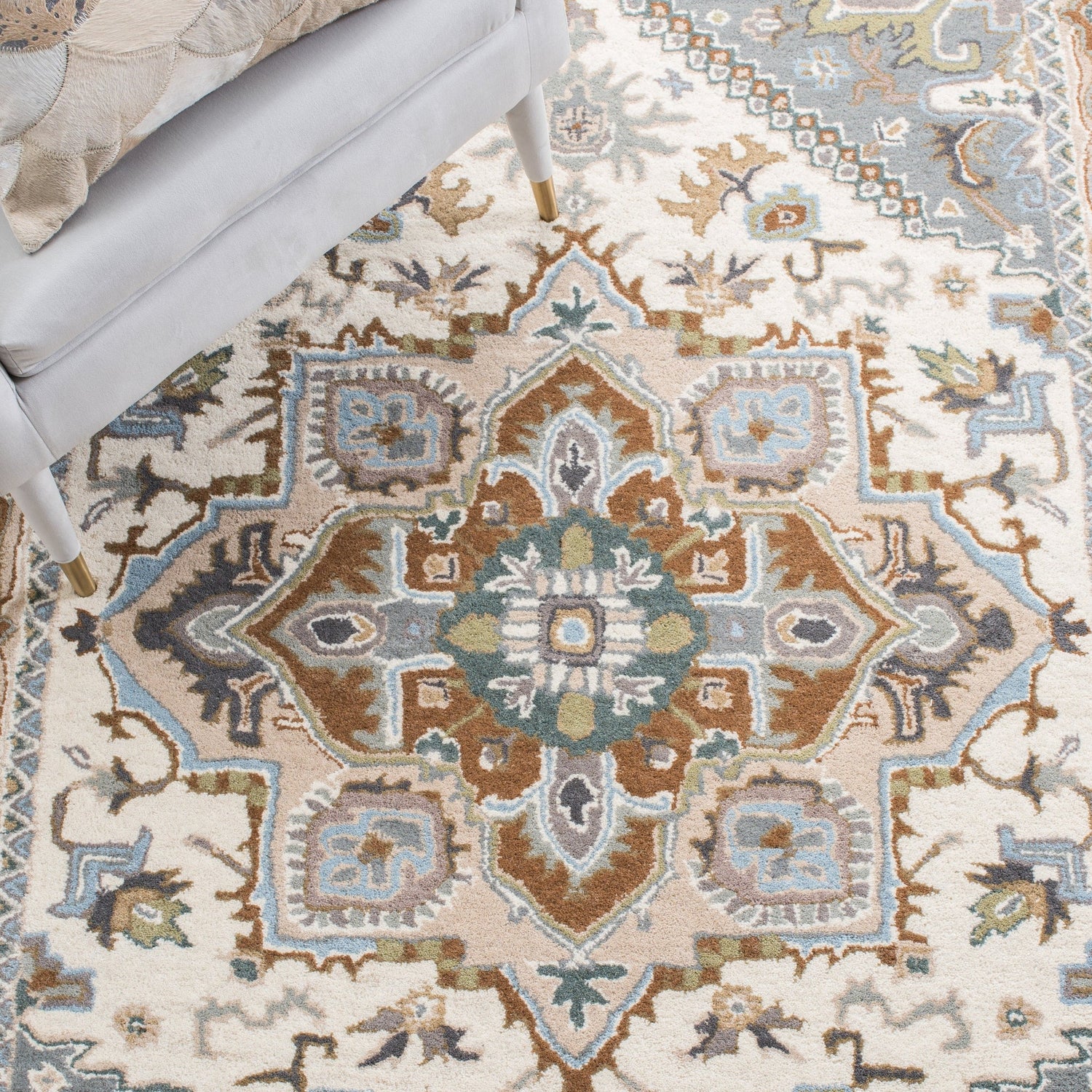 Safavieh Heritage Hg625L Ivory/Light Blue Rug - Safavieh - hg625l - 4r