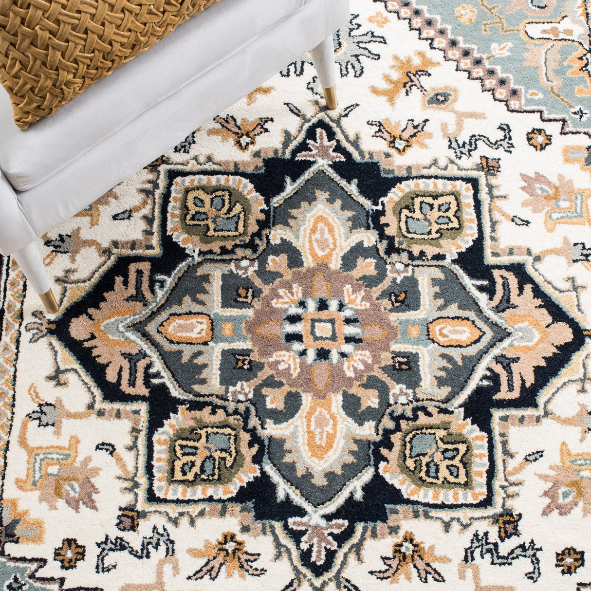 Safavieh Heritage Hg625W Light Green/Brown Rugs - Safavieh - hg625w - 6r