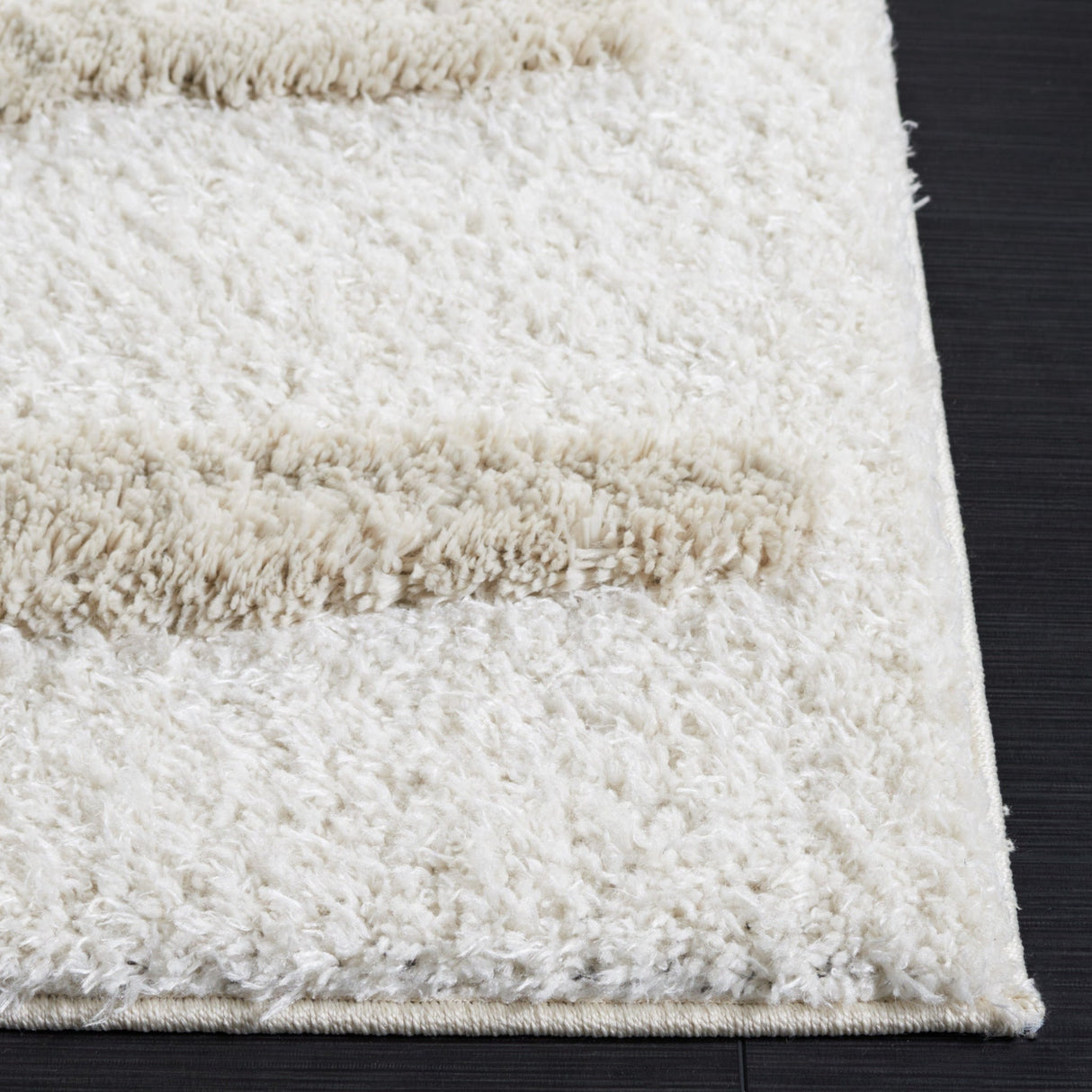 Safavieh Hi - Lo Shag Hls202B Beige Rug - Safavieh - hls202b - 7r