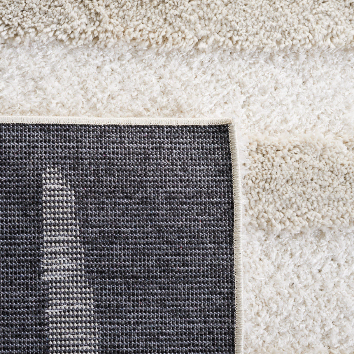 Safavieh Hi - Lo Shag Hls202B Beige Rug - Safavieh - hls202b - 7r