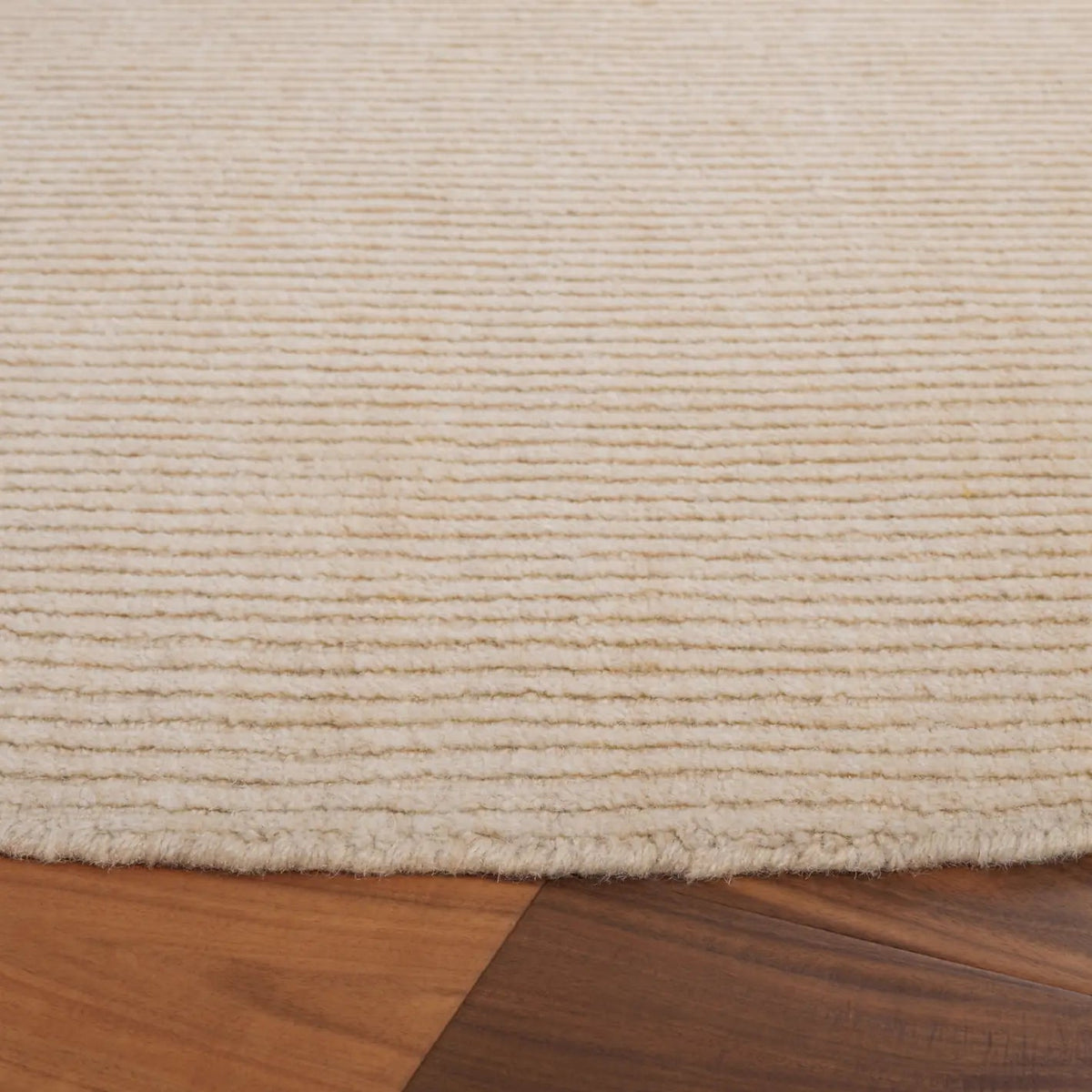 Safavieh Himalaya 6'-0" x 6'-0" Rug in Ivory