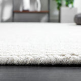 Safavieh Himalaya 4'-0" x 6'-0" Rug in Light Grey