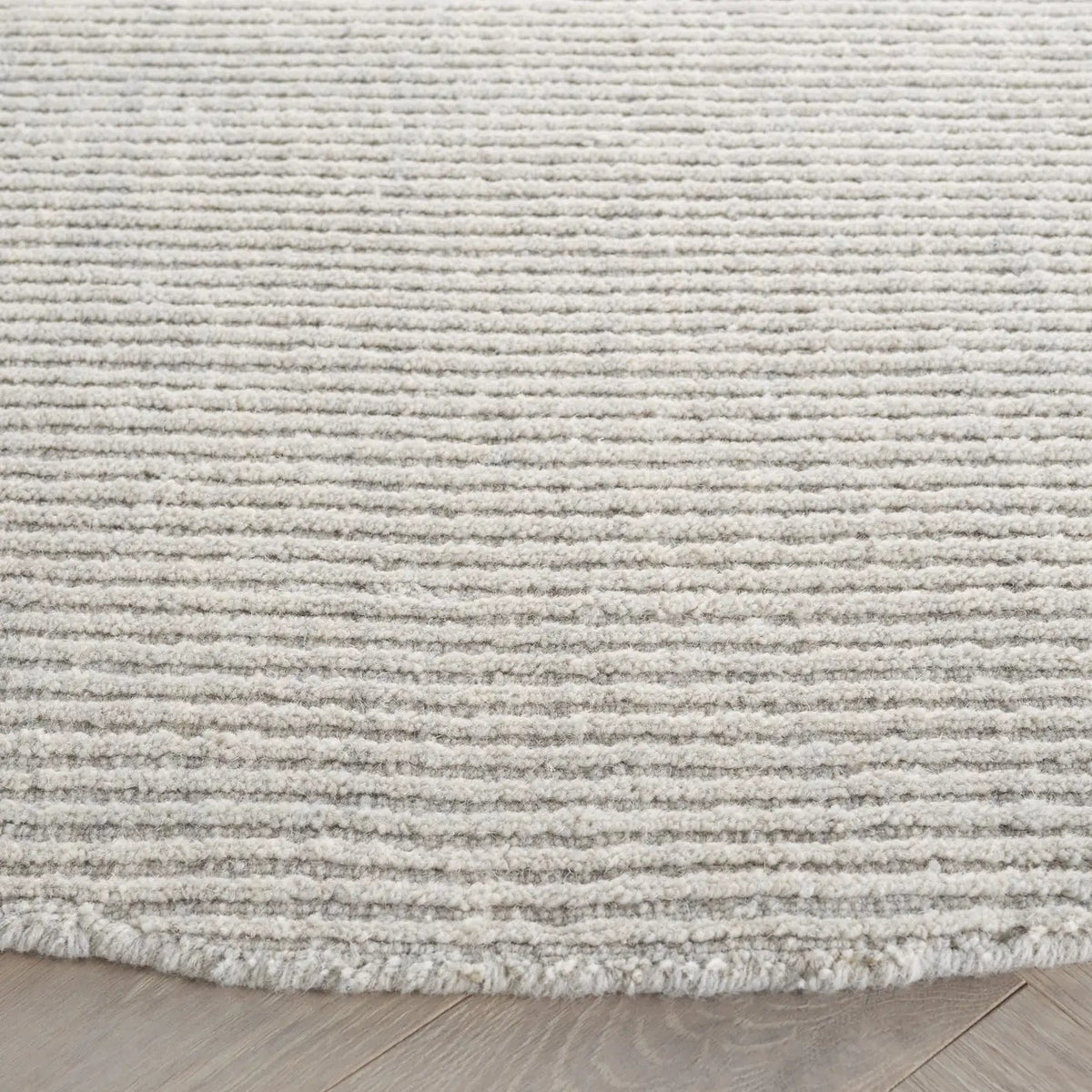 Safavieh Himalaya 6'-0" x 6'-0" Rug in Light Grey