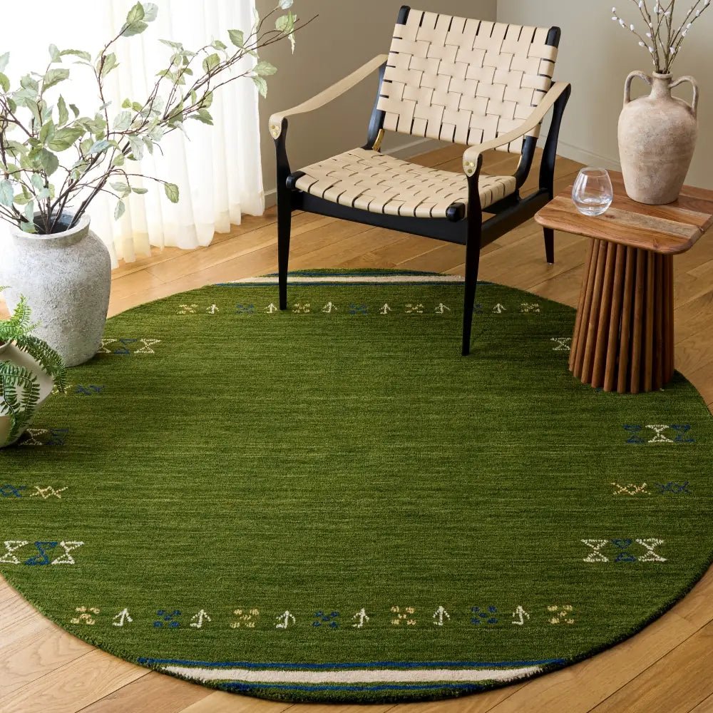 Safavieh Himalaya 6'-0" x 6'-0" Rug in Green