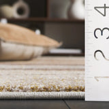 Safavieh Hollywood 4'-0" x 6'-0" Rug in Brown / Grey