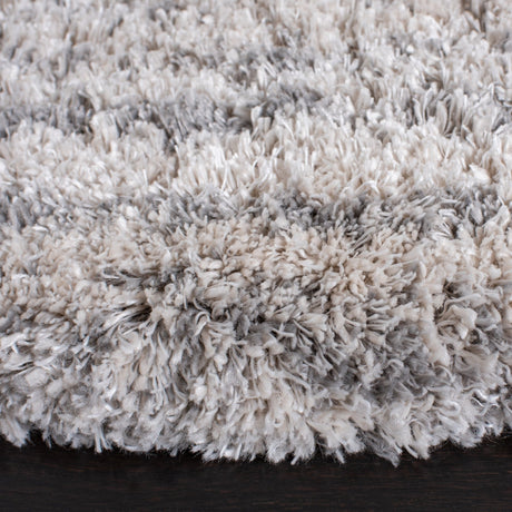 Safavieh Iceland Shag Isg511A Ivory/Grey Rug - Safavieh - isg511a - 7r