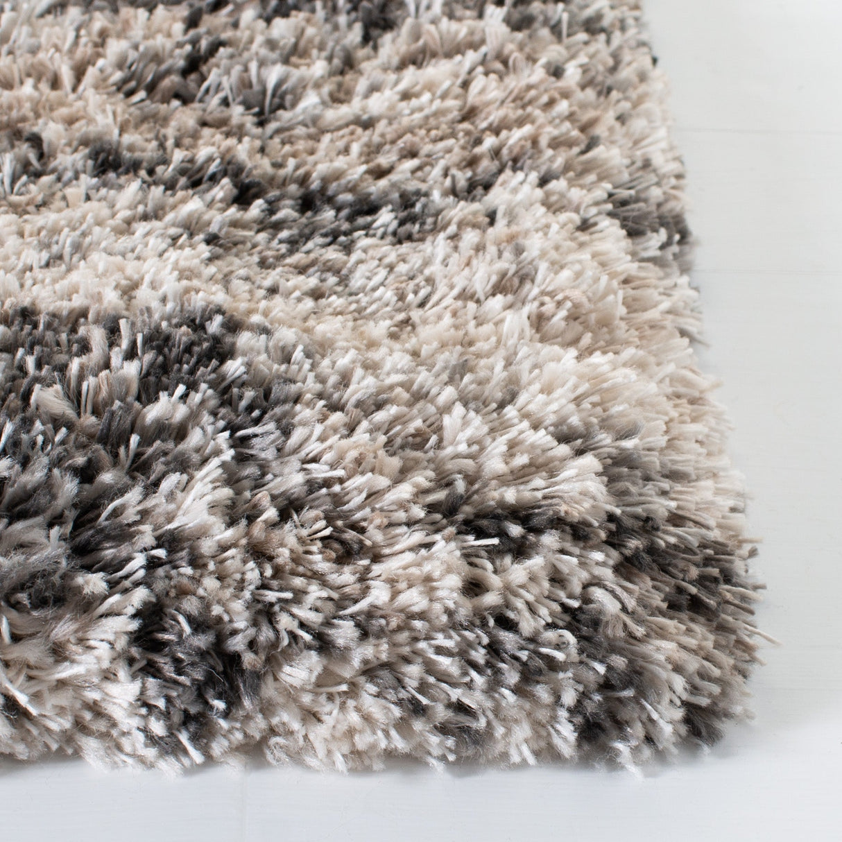 Safavieh Iceland Shag Isg519A Cream/Grey Rug - Safavieh - isg519a - 3