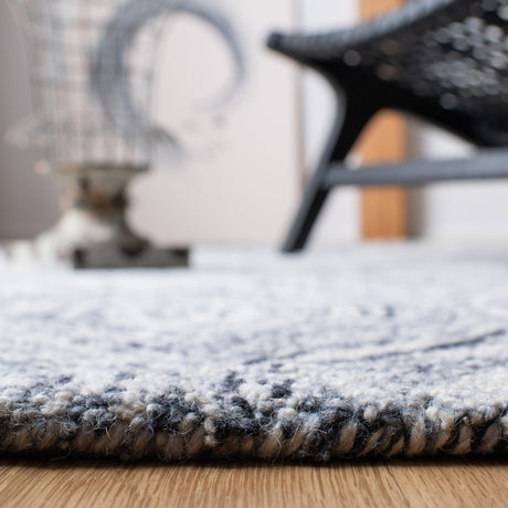 Safavieh Ikat Ikt631G Silver/Grey Rugs - Safavieh - ikt631g - 6r