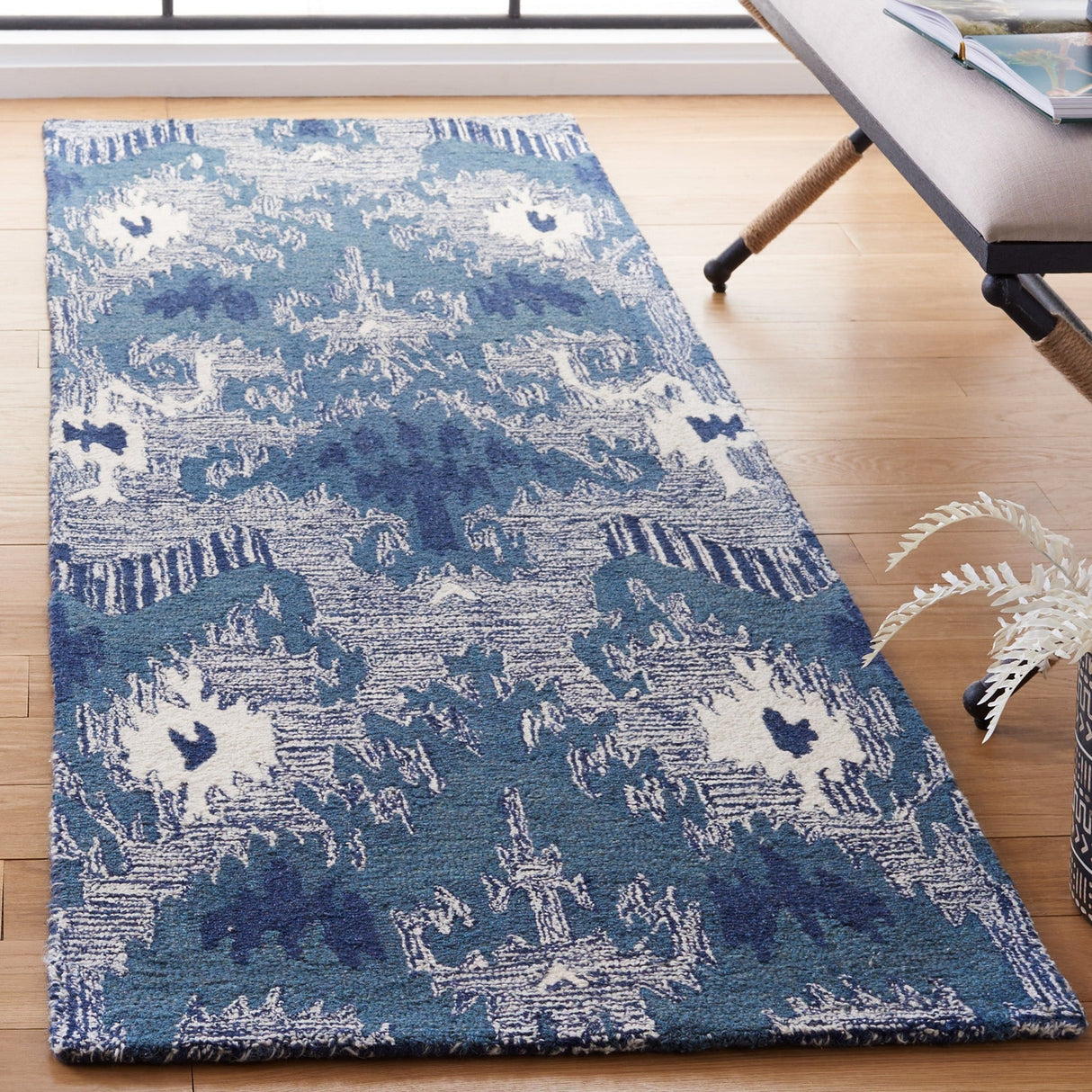 Safavieh Ikat Ikt652M Blue/Ivory Rug - Safavieh - ikt652m - 6r