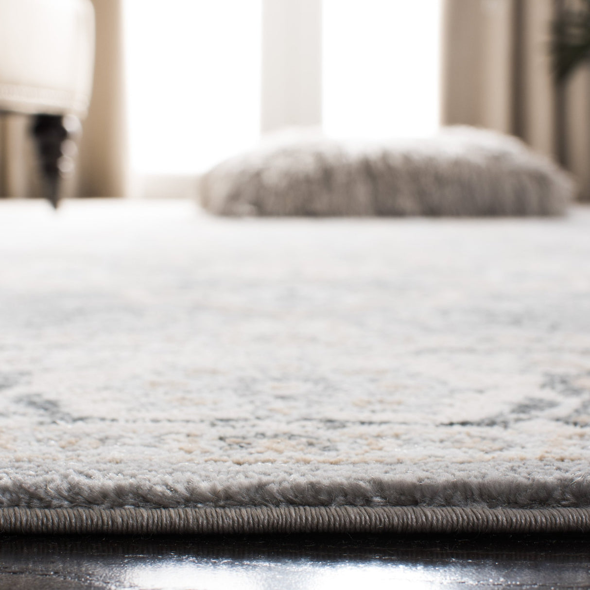 Safavieh Isabella Isa912H Grey/Dark Grey Rug - Safavieh - isa912h - 7r