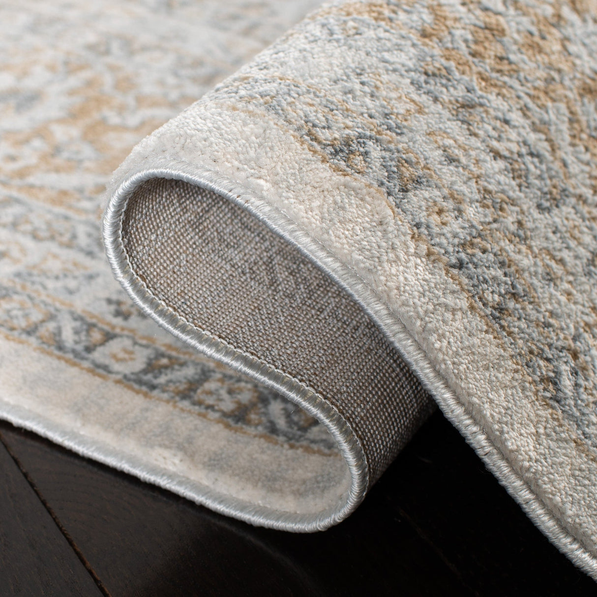 Safavieh Isabella Isa919B Cream/Beige Rug - Safavieh - isa919b - 4sq