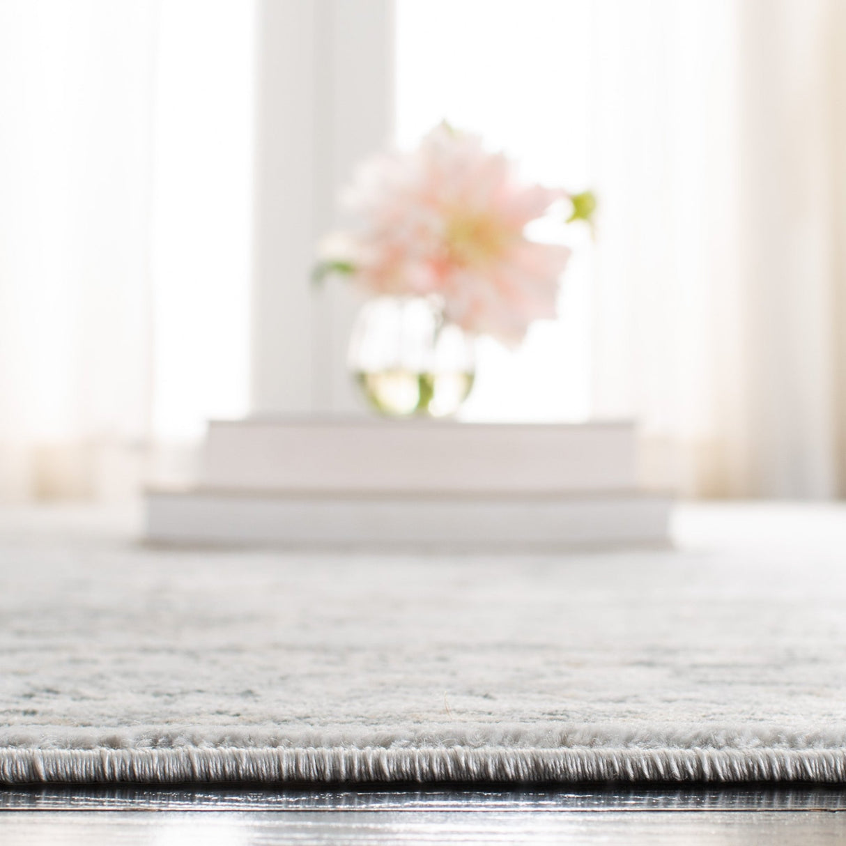 Safavieh Isabella Isa940G Light Grey/Cream Rug - Safavieh - isa940g - 7r