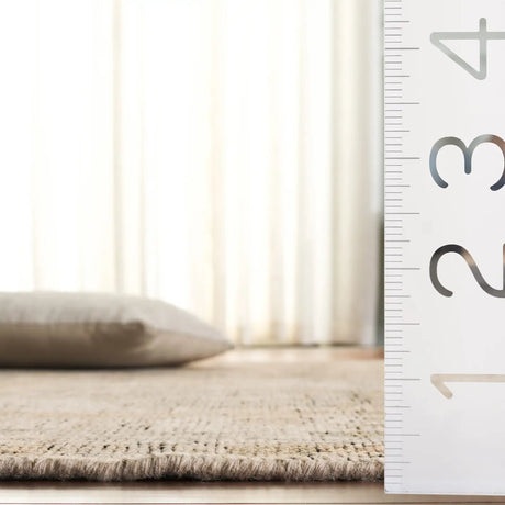 Safavieh Izmir 6'-0" x 9'-0" Rug in Ivory / Grey