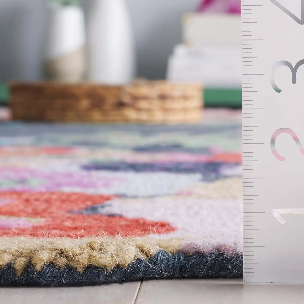 Safavieh Jardin 4'-0" x 6'-0" Rug in Grey / Pink