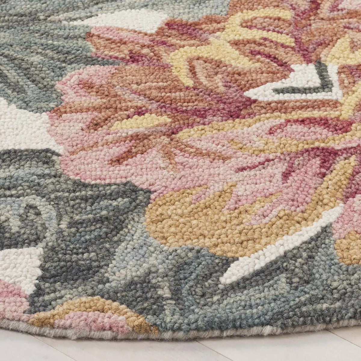 Safavieh Jardin 6'-0" x 6'-0" Rug in Ivory / Red