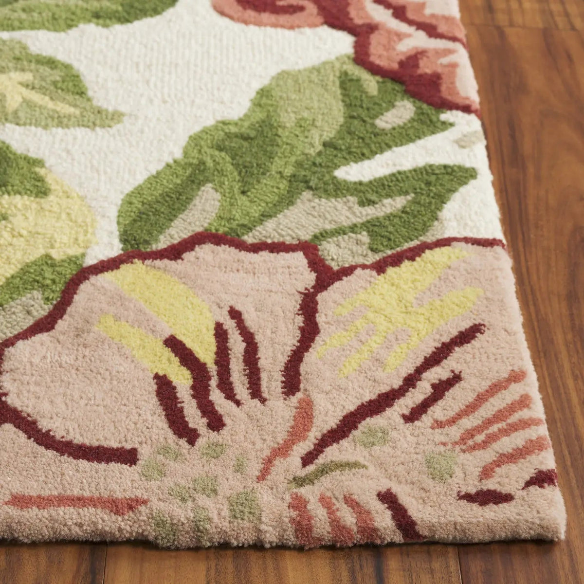 Safavieh Jardin 4'-0" x 6'-0" Rug in Ivory / Pink