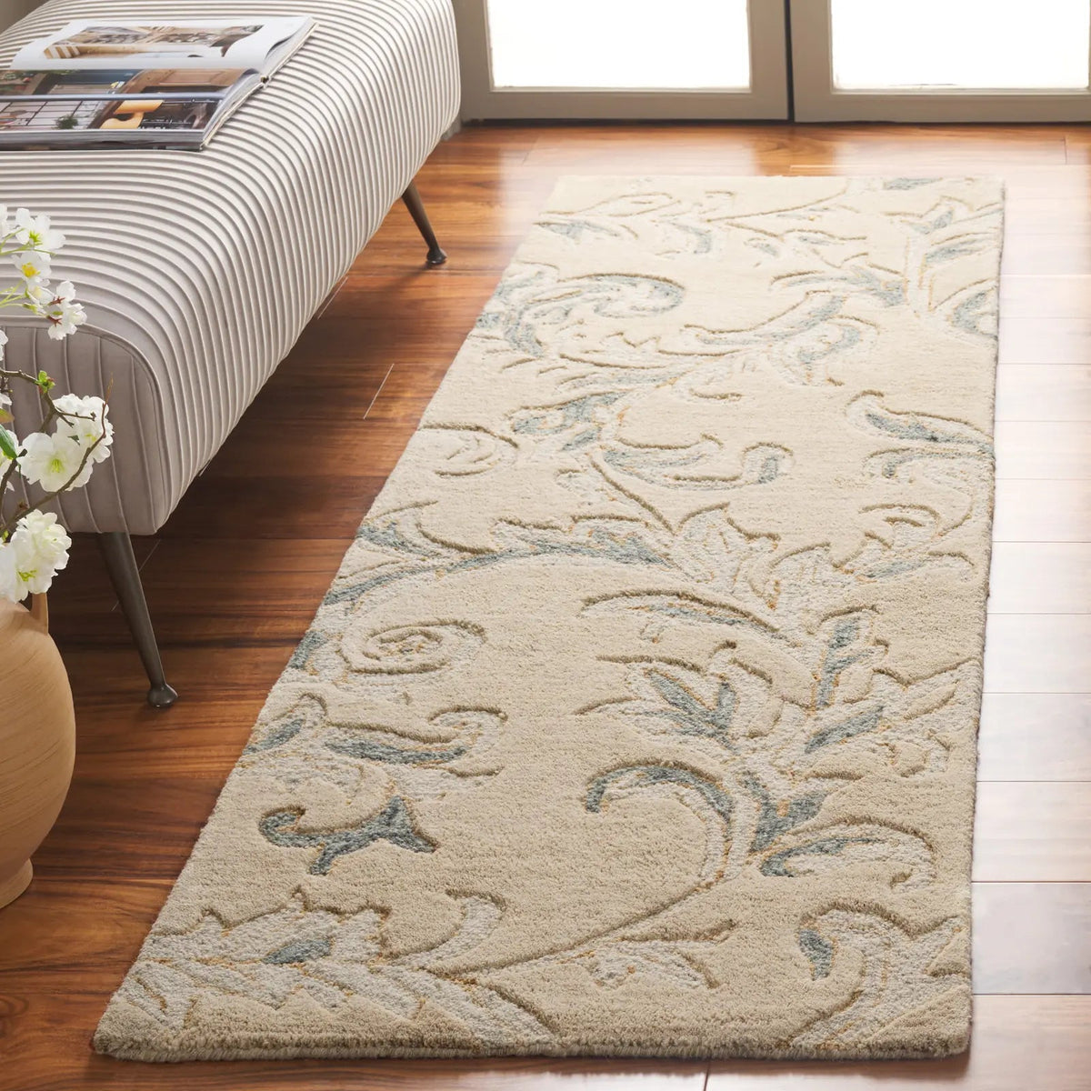 Safavieh Jardin 2'-3" x 8'-0" Rug in Beige / Grey