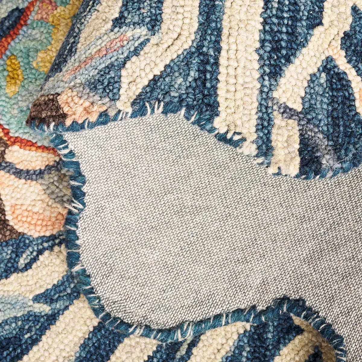 Safavieh Jardin 4'-0" x 6'-0" Rug in Navy / Turquoise