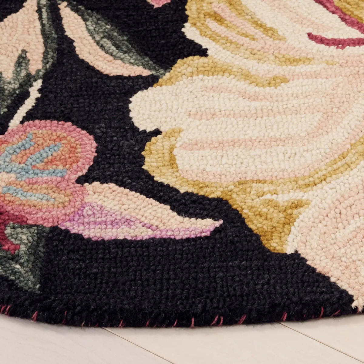 Safavieh Jardin 3'-0" x 3'-0" Rug in Black / Pink