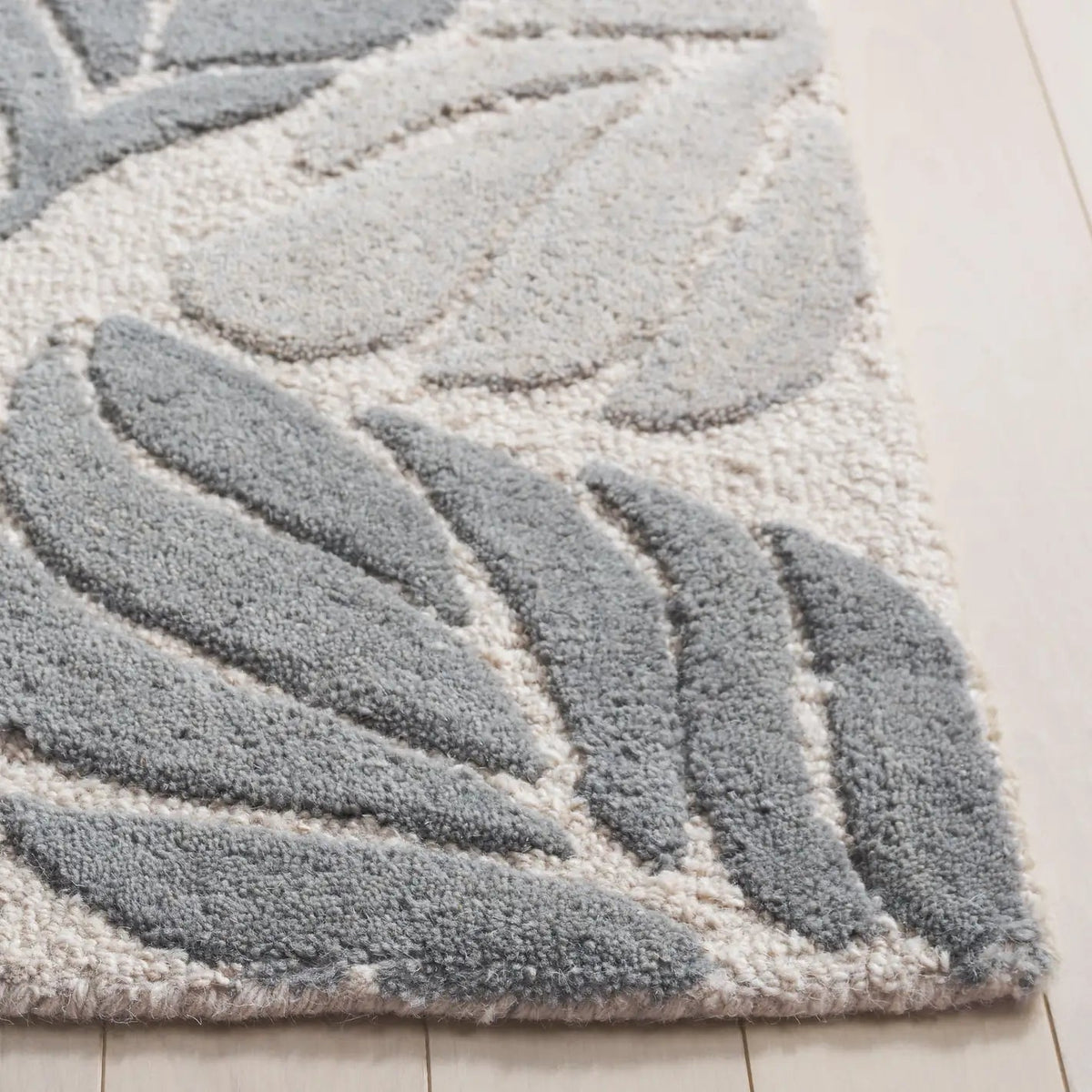 Safavieh Jardin 2'-3" x 9'-0" Rug in Grey / Ivory