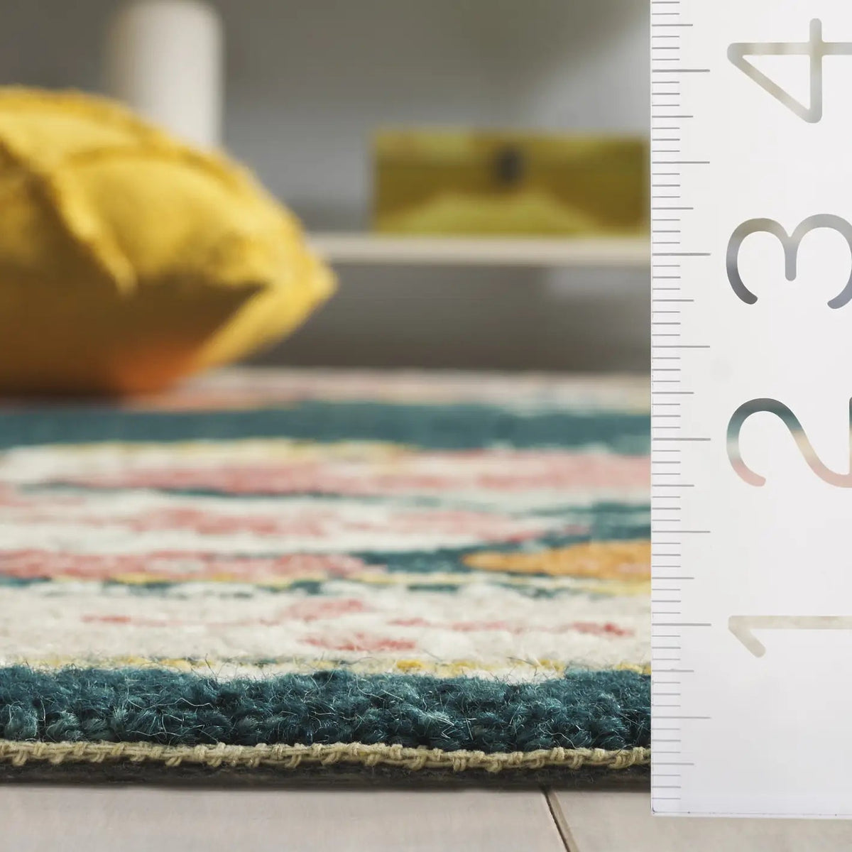 Safavieh Jardin 2'-3" x 8'-0" Rug in Dark Green / Pink