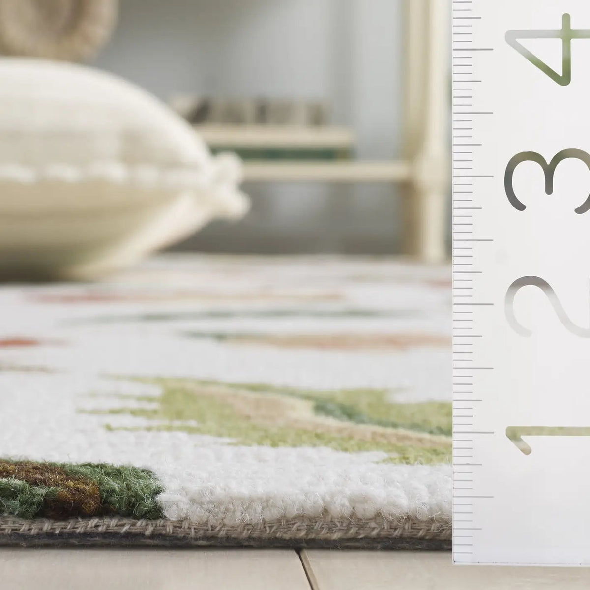 Safavieh Jardin 4'-0" x 6'-0" Rug in Ivory / Green