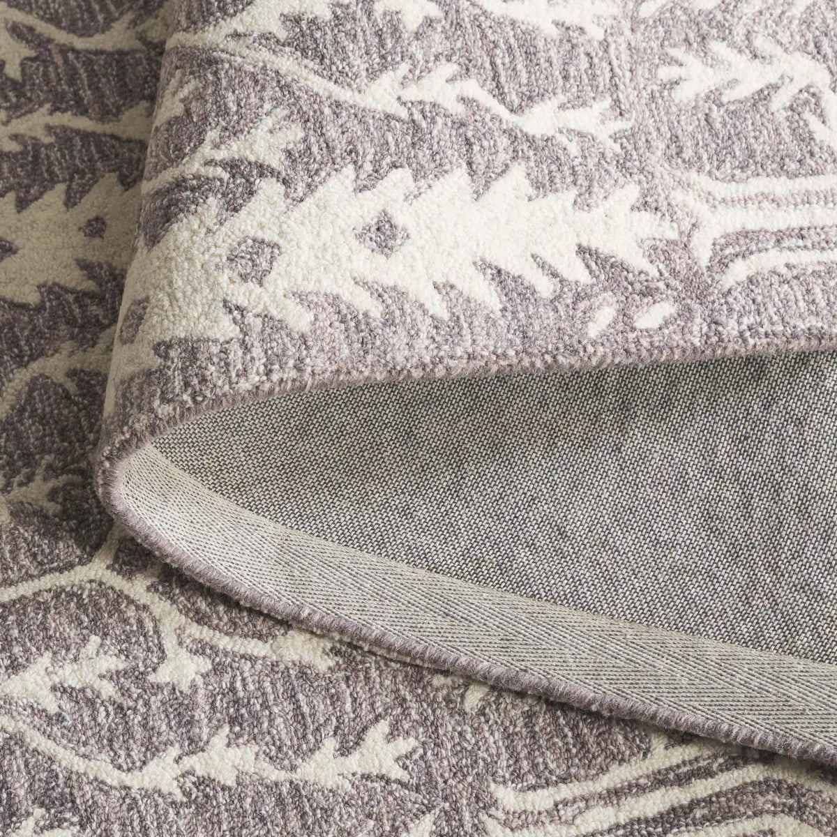 Safavieh Jardin 4'-0" x 6'-0" Rug in Purple / Ivory