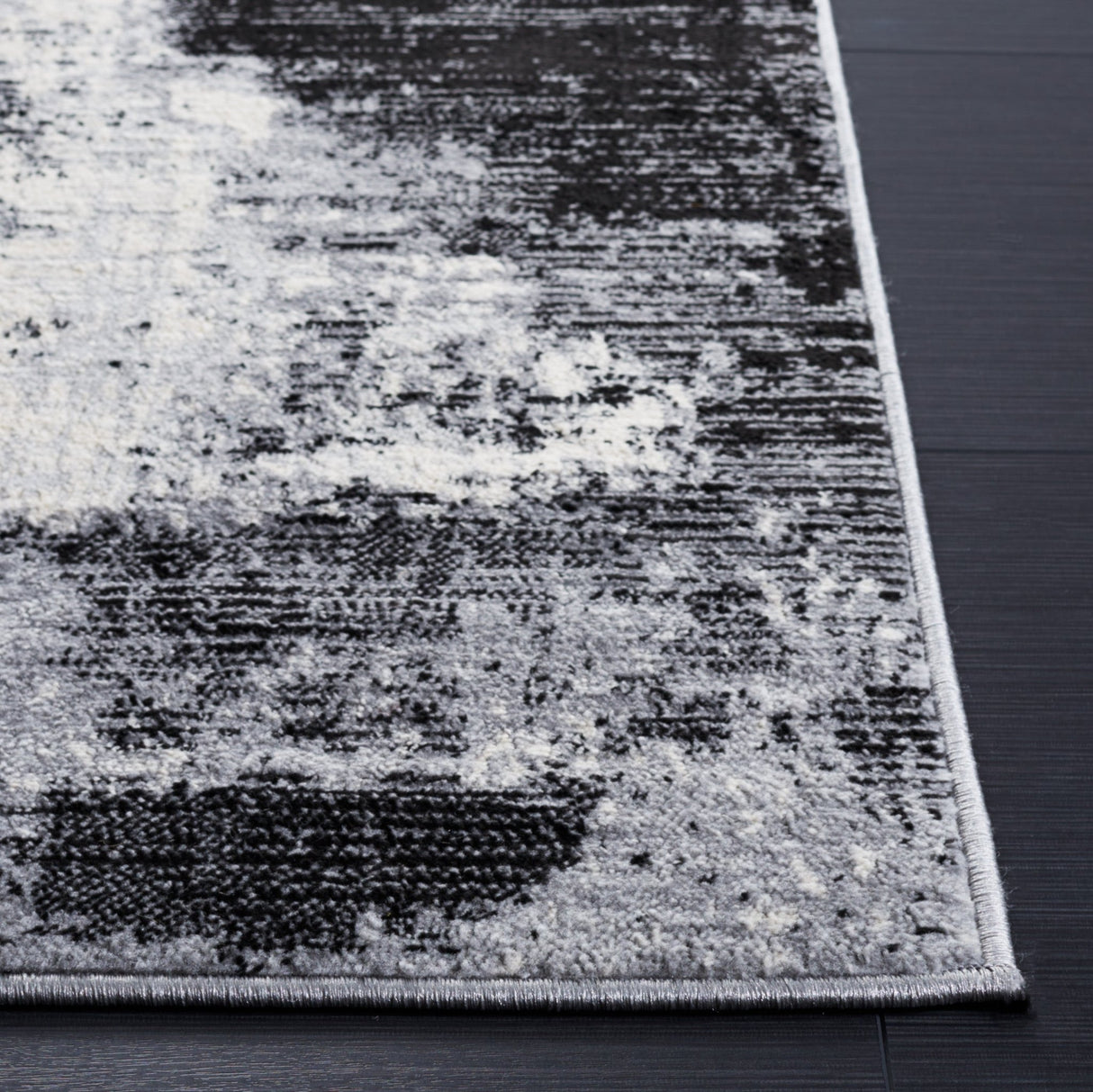 Safavieh Jasper Jsp142Z Black/Ivory Rug - Safavieh - jsp142z - 7r