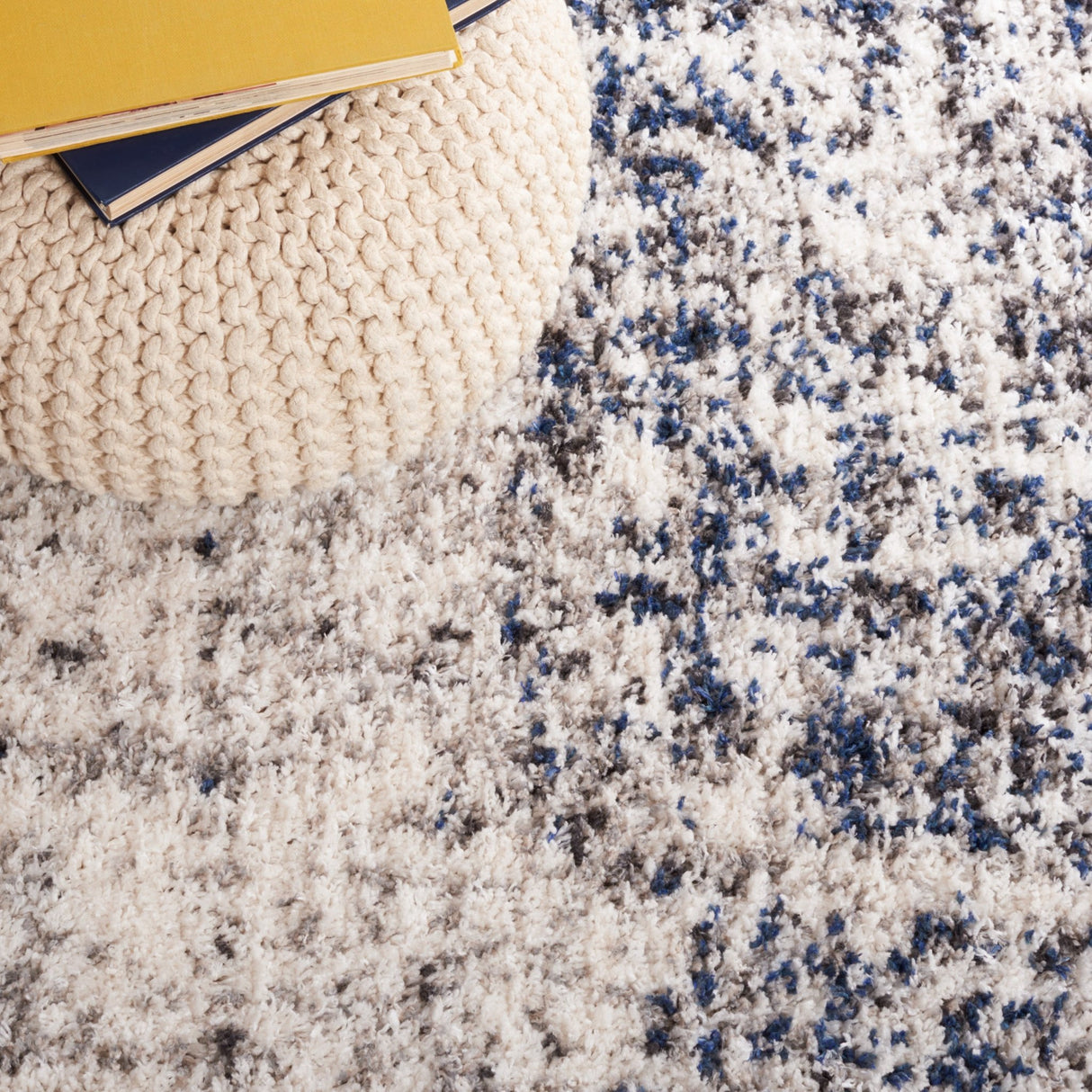 Safavieh Jericho Jer112A Ivory/Navy Rug - Safavieh - jer112a - 7r