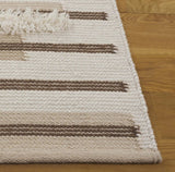 Safavieh Kenya 4'-0" x 6'-0" Rug in Beige / Ivory