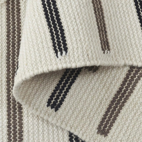 Safavieh Kenya 4'-0" x 6'-0" Rug in Brown / Ivory